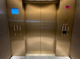 Commercial lift service Dubai