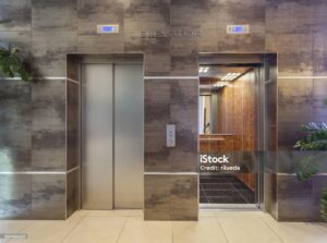 Car lift service in dubai 