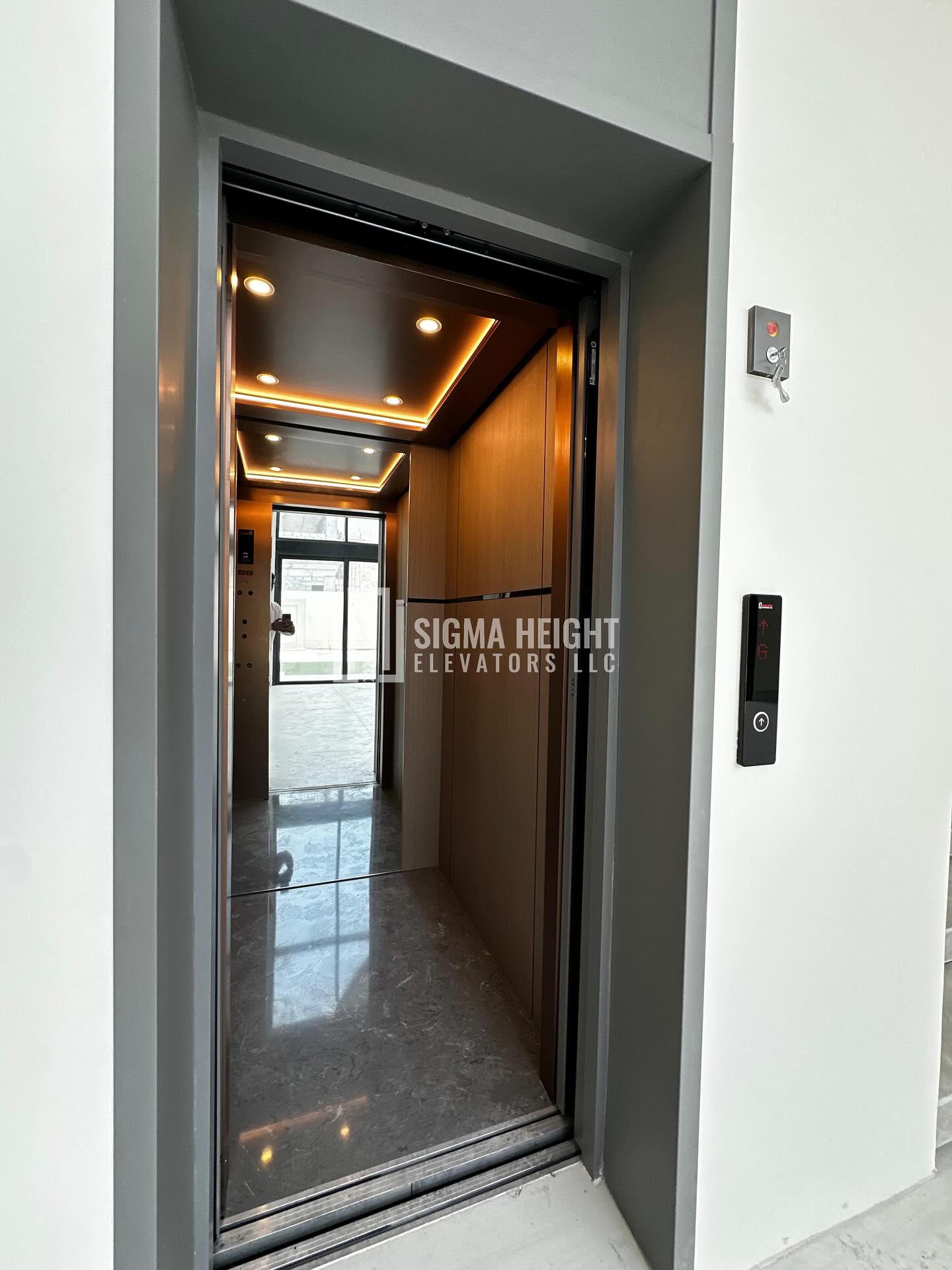 HIGH RISE ELEVATOR MAINTEANANCE DUBAI