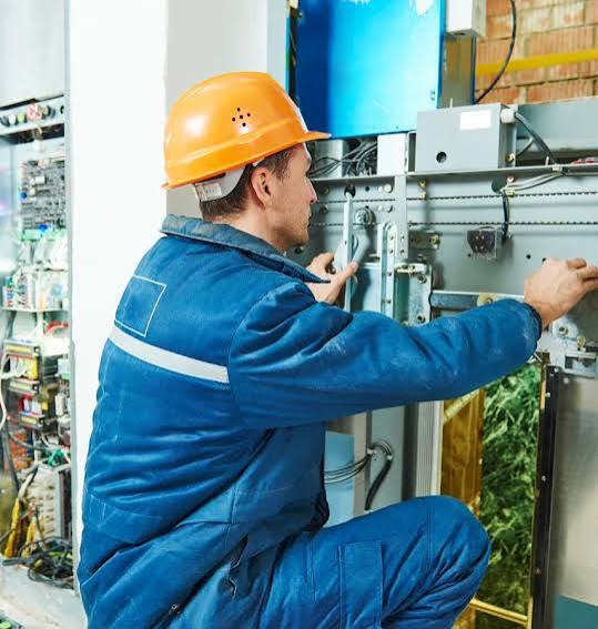 Experienced and Skilled lift Technicians Dubai