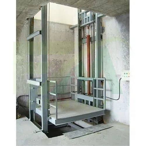 2000 kg cargo Lift Dubai